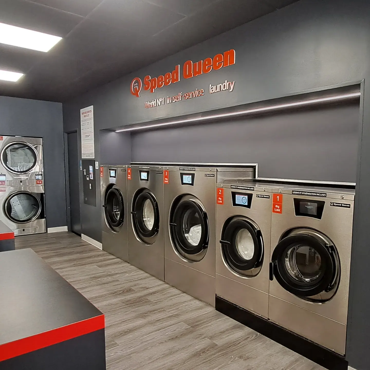 Laverie automatique Speed Queen rénovée avec machines à laver