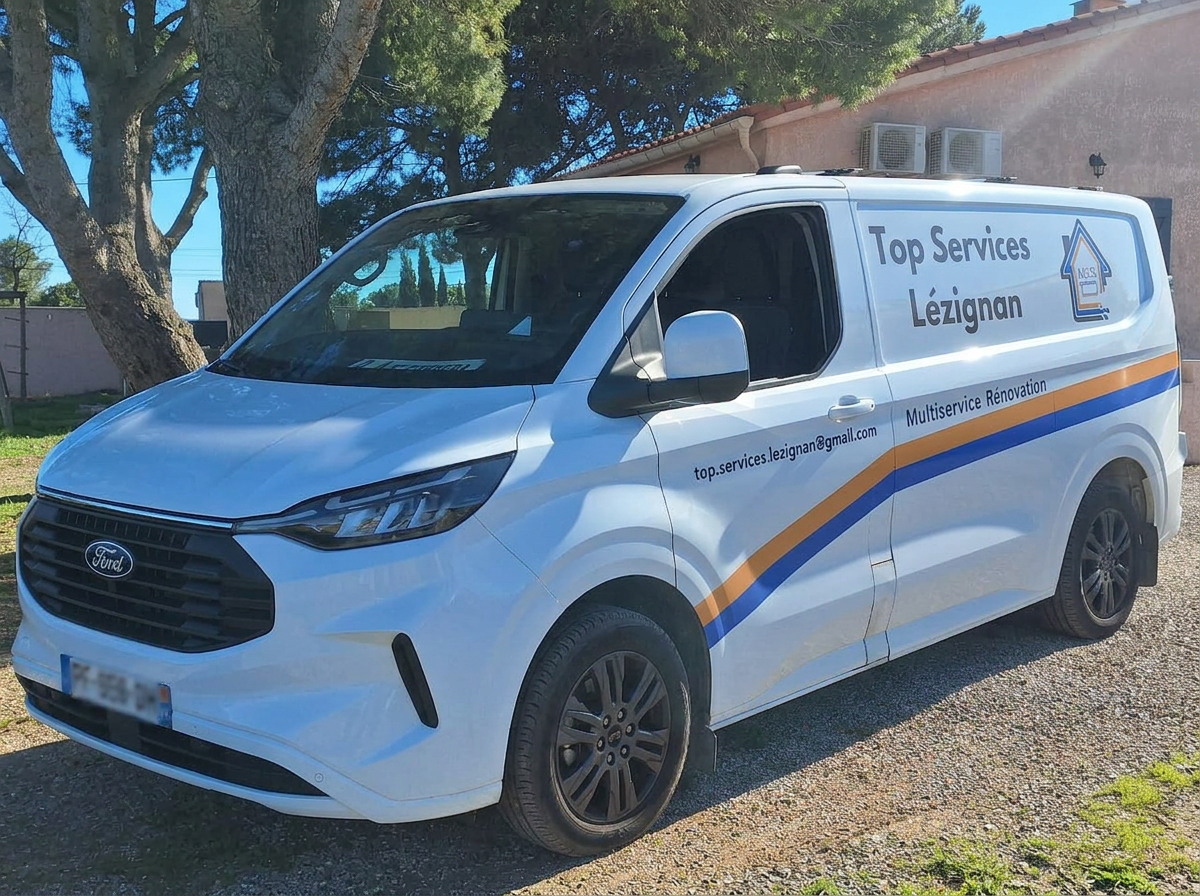 Véhicule Ford Top Services Lézignan — Multiservice Rénovation
